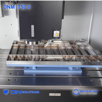 DNM 750 II high-productivity CNC Vertical Machining thumb